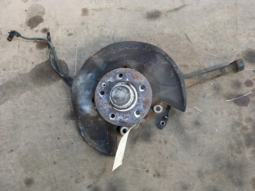 Fusee avant droit MERCEDES CLASSE C 202 PHASE 1 Diesel