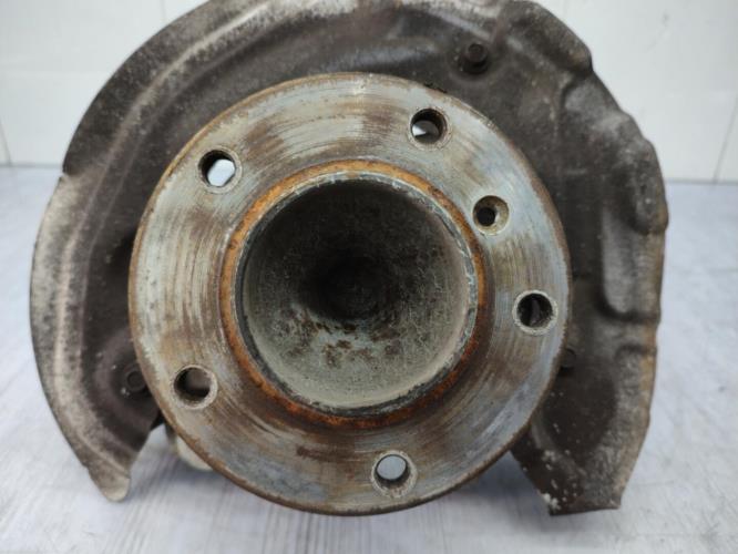 Fusee avant droit BMW SERIE 1 E87 PHASE 1 Diesel