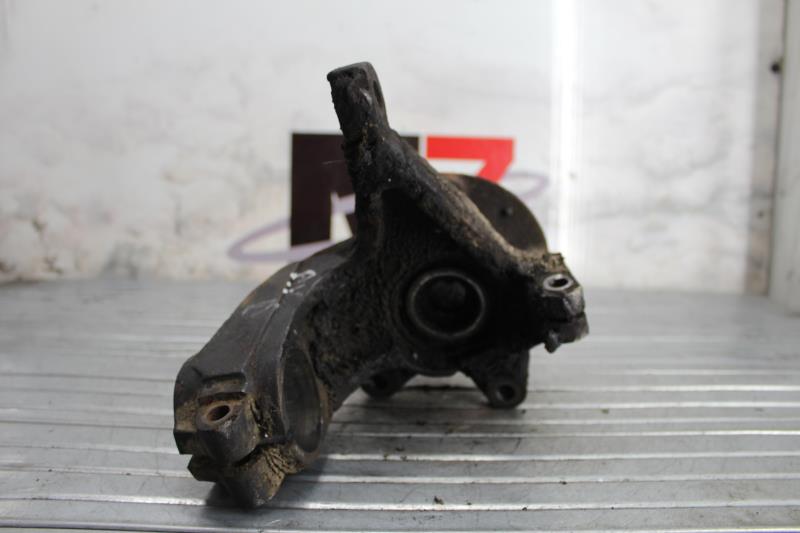 Fusee avant droit PEUGEOT 205 PHASE 2 Essence