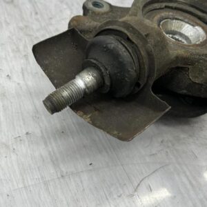 Fusee avant droit PEUGEOT 406 PHASE 1 Diesel