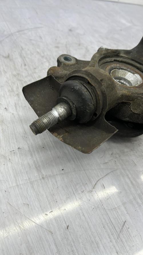 Fusee avant droit PEUGEOT 406 PHASE 1 Diesel