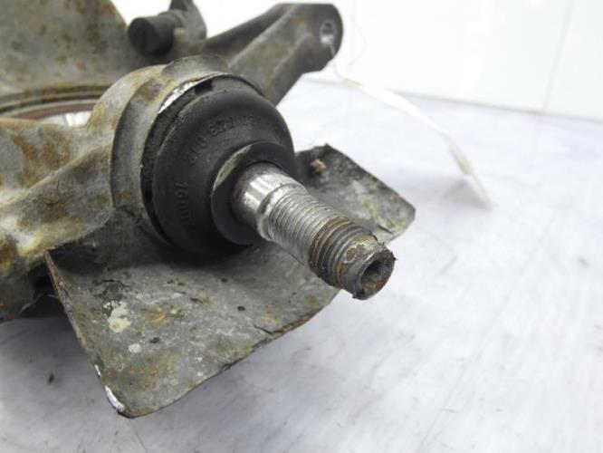 Fusee avant droit PEUGEOT 406 PHASE 1 BREAK Diesel