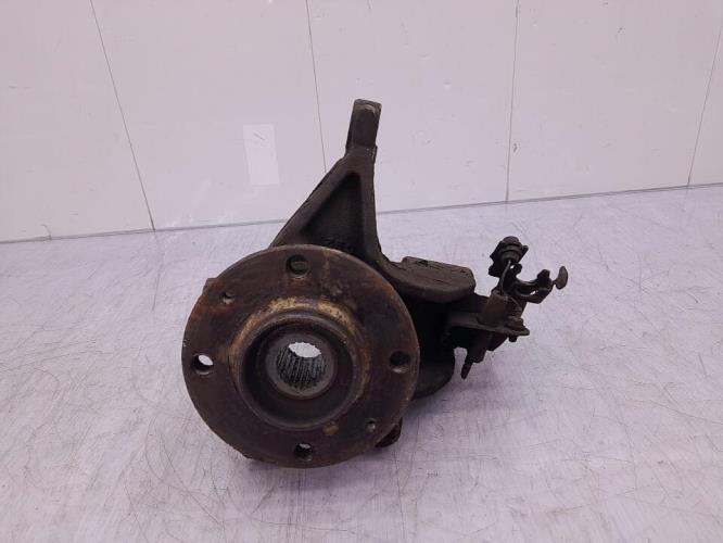 Fusee avant droit PEUGEOT 306 PHASE 1 Diesel