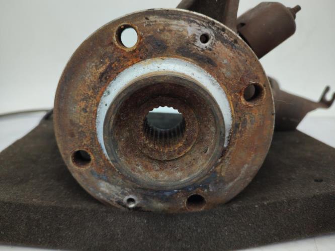 Fusee avant droit PEUGEOT 206 PHASE 1 Diesel