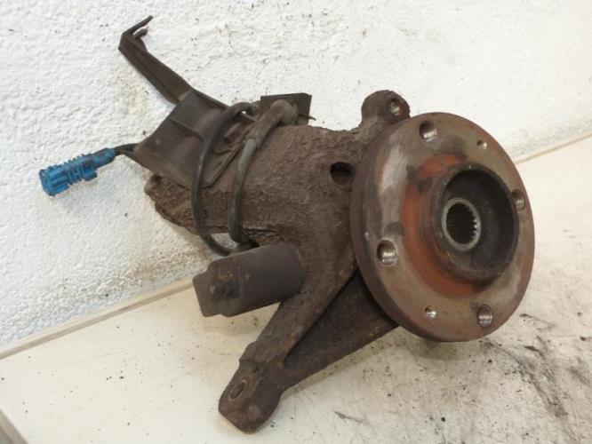 Fusee avant droit PEUGEOT 206 PHASE 1 Essence