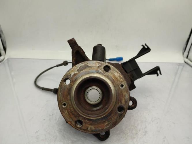 Fusee avant droit PEUGEOT 206+ Diesel