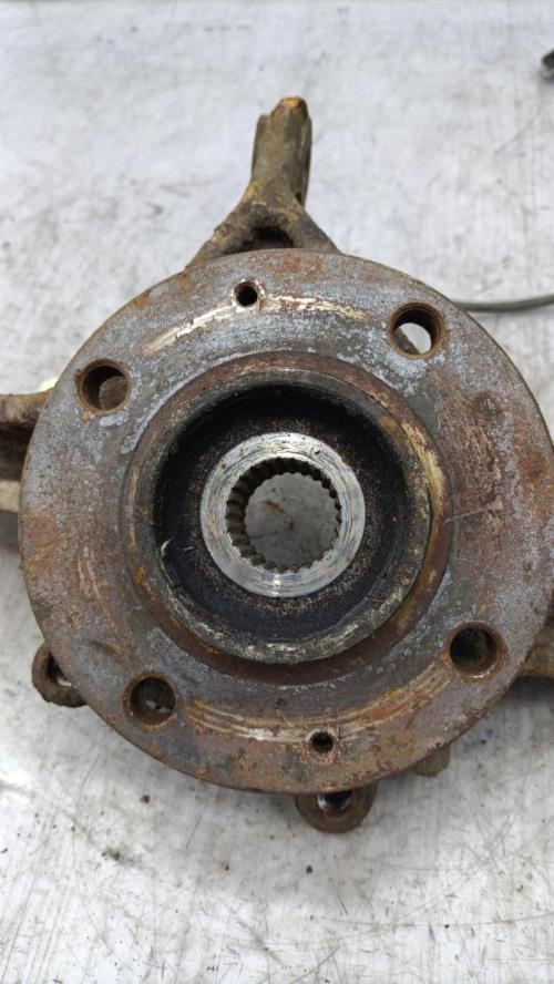 Fusee avant droit PEUGEOT 307 PHASE 1 BREAK Diesel