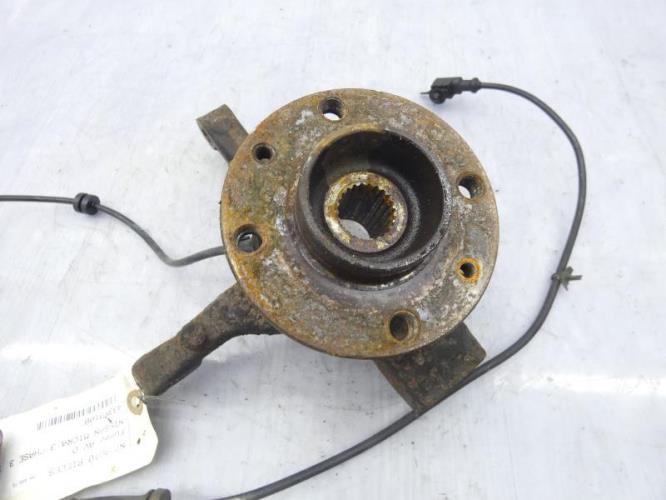 Fusee avant droit NISSAN MICRA 3 PHASE 3 Essence
