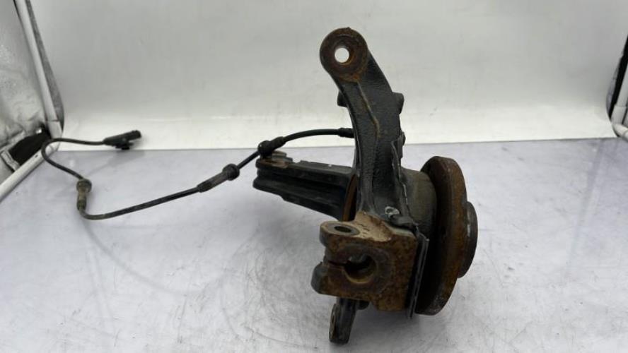 Fusee avant droit RENAULT CLIO 4 PHASE 2 Diesel