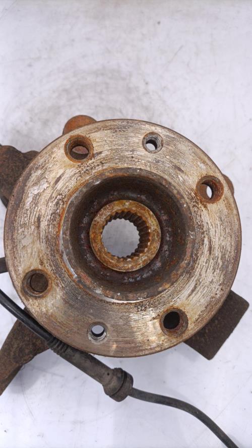 Fusee avant droit DACIA SANDERO 2 PHASE 1 Essence