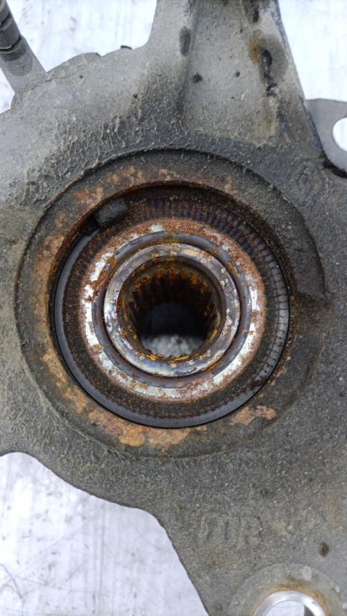 Fusee avant droit RENAULT CLIO 4 PHASE 1 Diesel