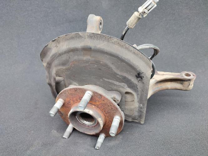 Fusee avant droit NISSAN QASHQAI 1 PHASE 1 Diesel