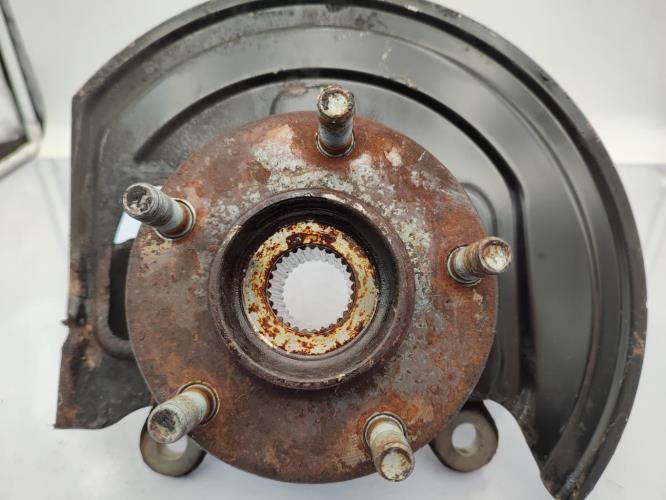 Fusee avant droit NISSAN QASHQAI 1 PHASE 2 Diesel