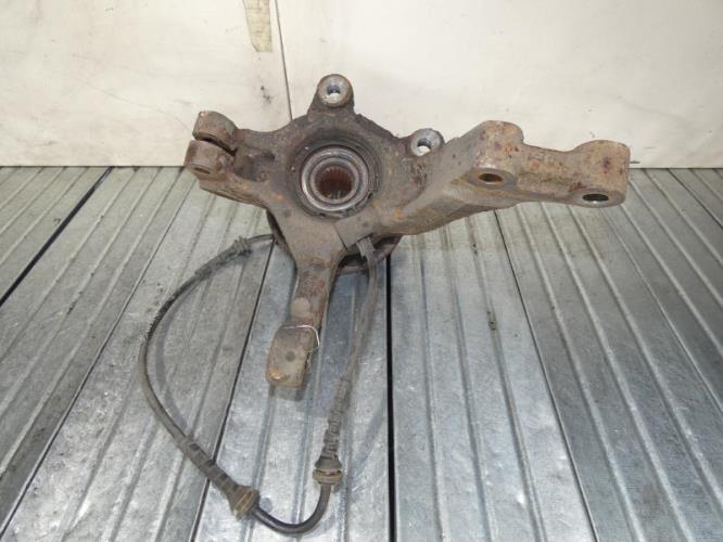 Fusee avant droit DACIA SANDERO 1 Diesel