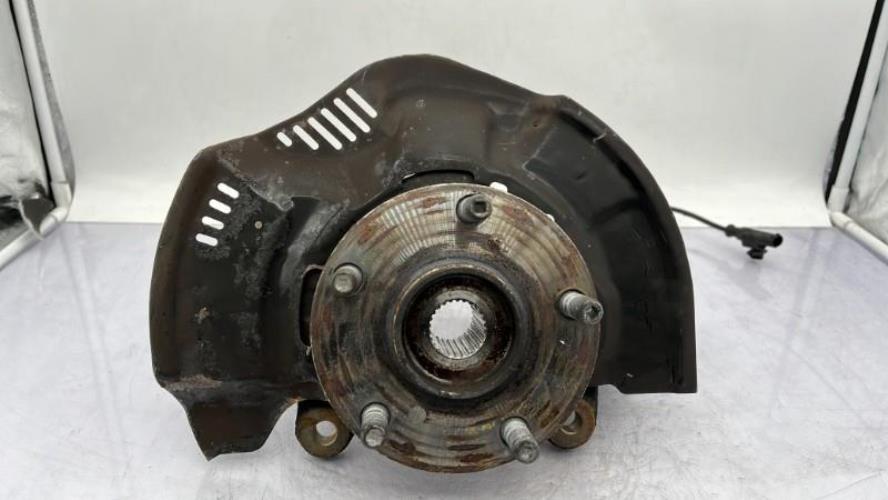 Fusee avant droit TOYOTA AURIS 1 PHASE 1 Essence