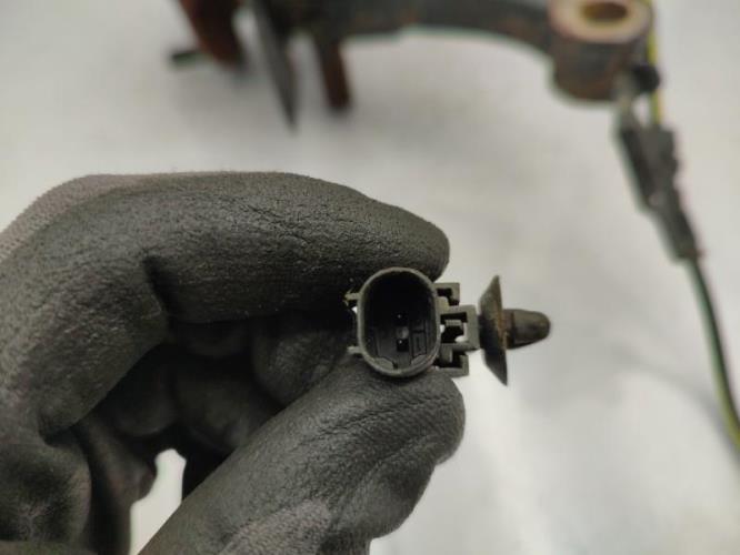 Fusee avant droit TOYOTA AURIS 1 PHASE 2 Essence