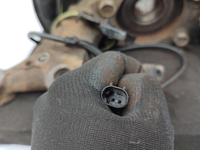 Fusee avant droit TOYOTA VERSO PHASE 1 Diesel