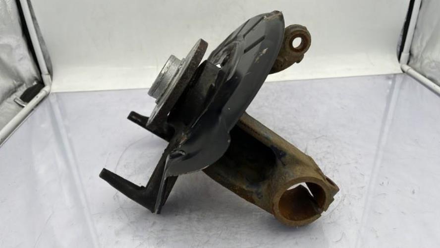 Fusee avant droit SKODA FABIA 2 PHASE 2 Essence