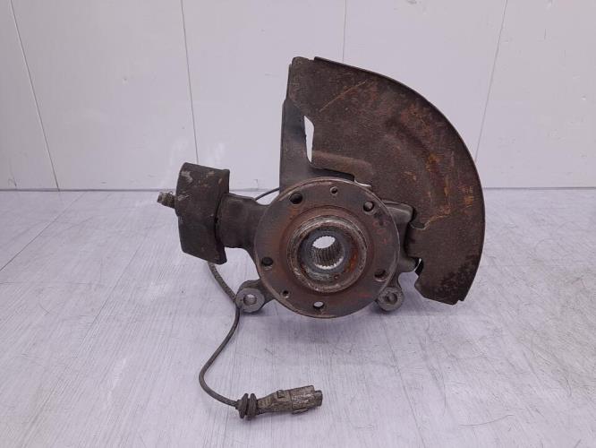 Fusee avant droit PEUGEOT