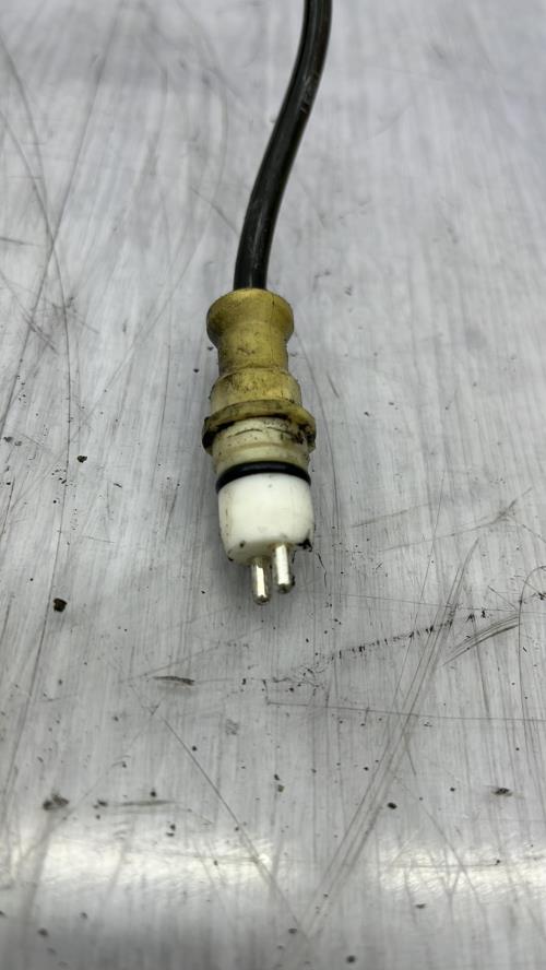 Fusee avant droit RENAULT TWINGO 1 PHASE 3 Essence