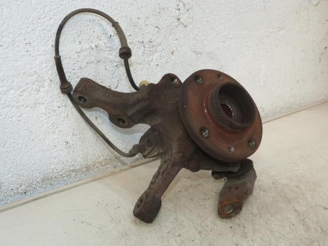Fusee avant droit RENAULT CLIO 2 PHASE 2 Essence