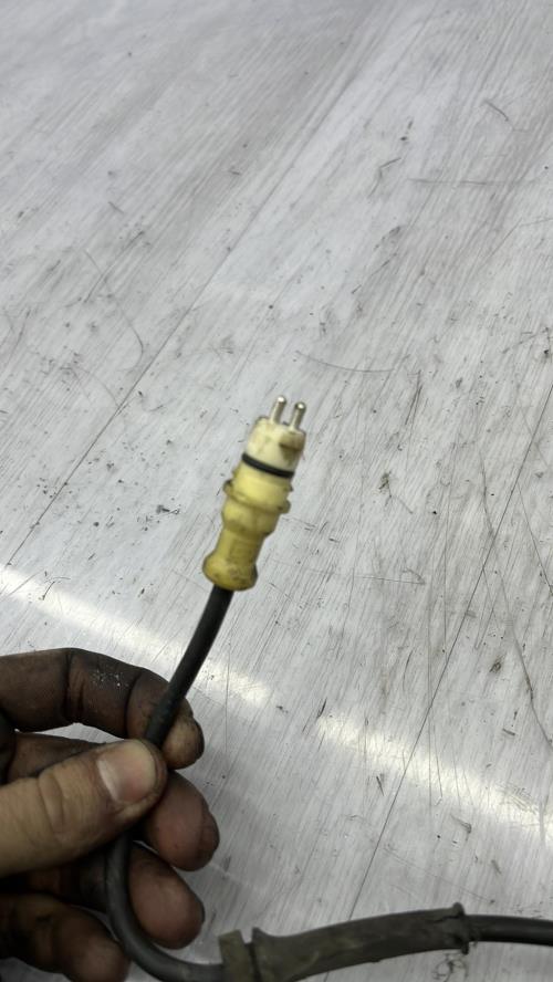Fusee avant droit RENAULT CLIO 2 PHASE 2 Essence
