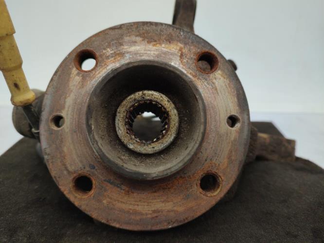 Fusee avant droit RENAULT CLIO 2 PHASE 2 Essence