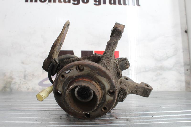 Fusee avant droit RENAULT CLIO 2 PHASE 2 Diesel