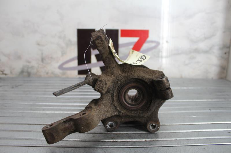 Fusee avant droit RENAULT CLIO 2 PHASE 2 Essence