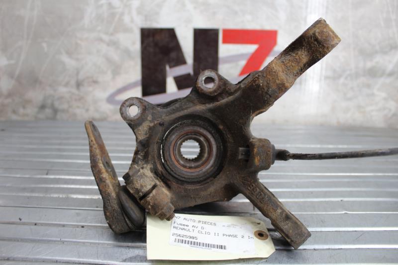 Fusee avant droit RENAULT CLIO 2 PHASE 2 Essence