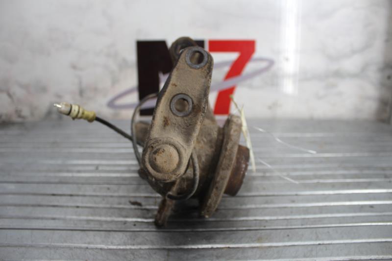 Fusee avant droit RENAULT CLIO 2 PHASE 2 Diesel