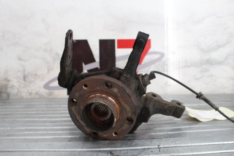 Fusee avant droit RENAULT CLIO 2 PHASE 2 Diesel