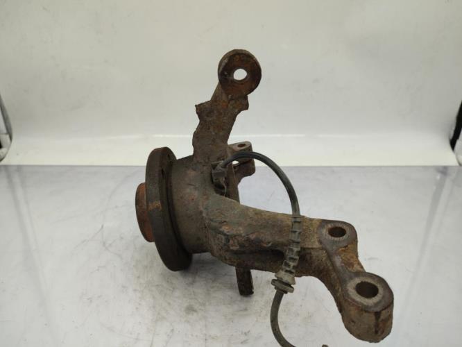 Fusee avant droit RENAULT CLIO 3 PHASE 1 Diesel