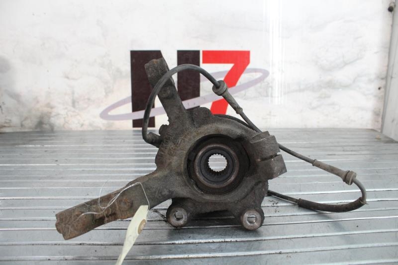 Fusee avant droit RENAULT TWINGO 2 PHASE 1 Essence