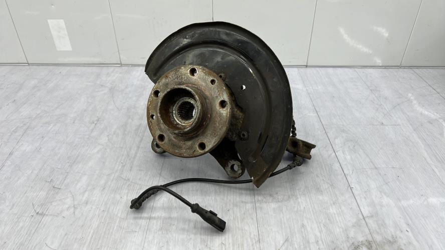 Fusee avant droit DACIA DUSTER 1 PHASE 1 Diesel