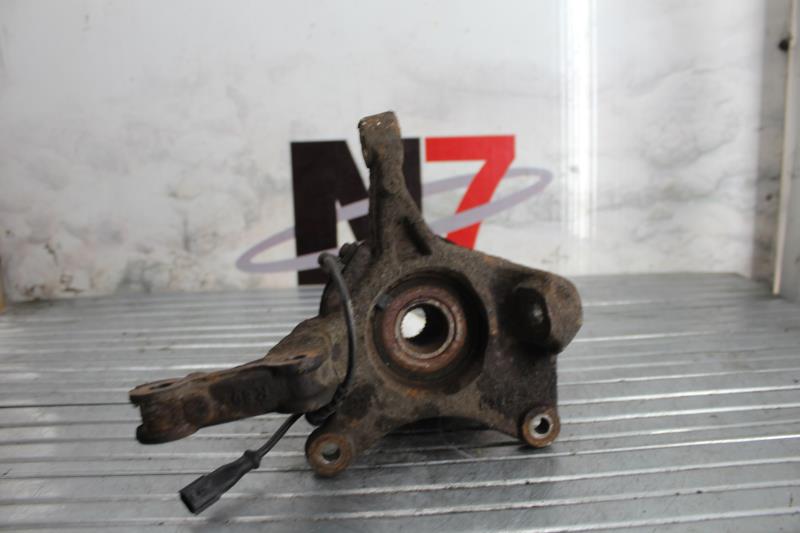 Fusee avant droit DACIA DUSTER 1 PHASE 1 Diesel