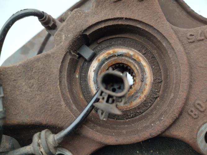 Fusee avant droit OPEL CORSA D PHASE 1 Essence