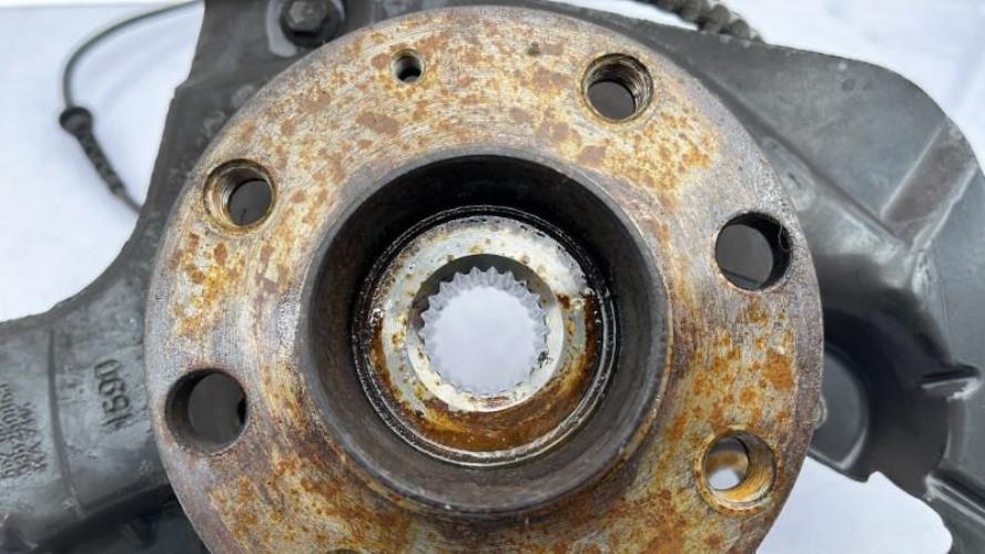 Fusee avant droit OPEL CORSA D PHASE 1 Essence