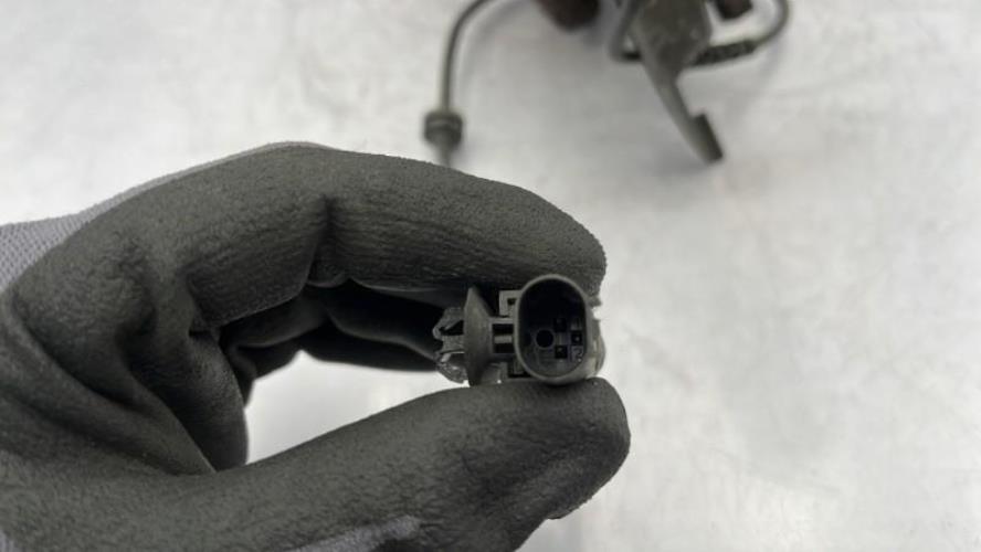 Fusee avant droit OPEL CORSA D PHASE 2 Essence