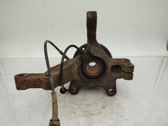 Fusee avant droit NISSAN MICRA 3 PHASE 1 Essence