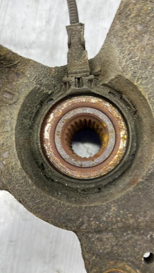 Fusee avant droit RENAULT CLIO 3 PHASE 1 BREAK Diesel