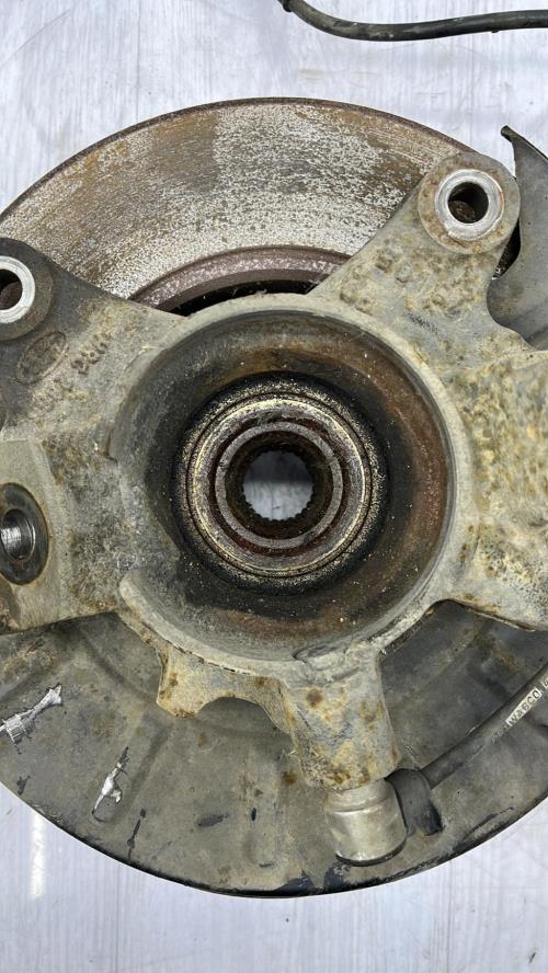 Fusee avant droit LAND ROVER FREELANDER 1 PHASE 1 Diesel