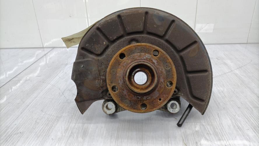 Fusee avant droit VOLKSWAGEN PASSAT 5 CC COUPE Diesel