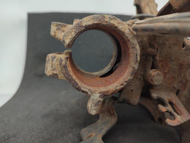 Fusee avant gauche CITROEN C5 1 PHASE 2 Diesel