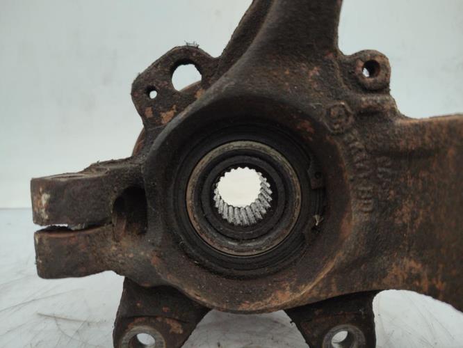 Fusee avant gauche FORD FIESTA 4 PHASE 1 Diesel