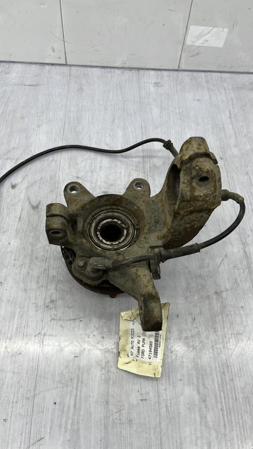 Fusee avant droit FORD PUMA COUPE Essence