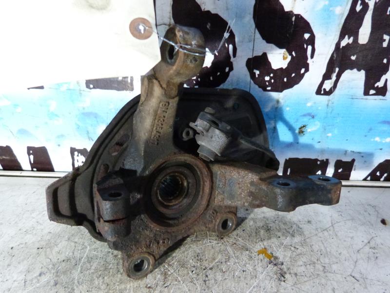 Fusee avant gauche OPEL COMBO C PHASE 2 Diesel