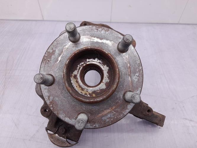 Fusee avant gauche FORD FOCUS 2 PHASE 1 Diesel