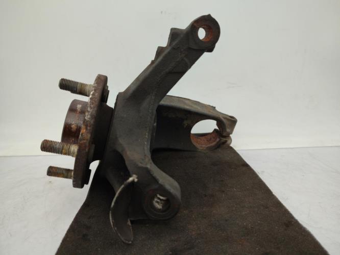 Fusee avant gauche FORD C-MAX 1 PHASE 1 Diesel