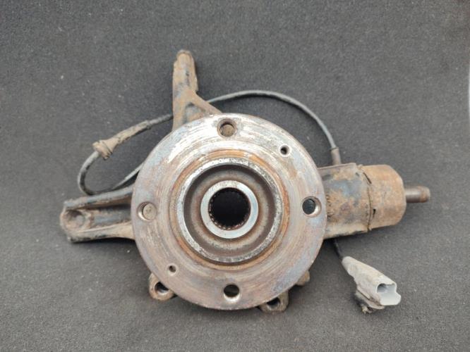 Fusee avant gauche CITROEN C4 1 PHASE 1 Diesel